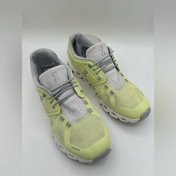 ON CLOUD Women's Cloud 5 Running Shoes color Hay/Frost Light Yellow and Gray 10 - Picture 5 of 13